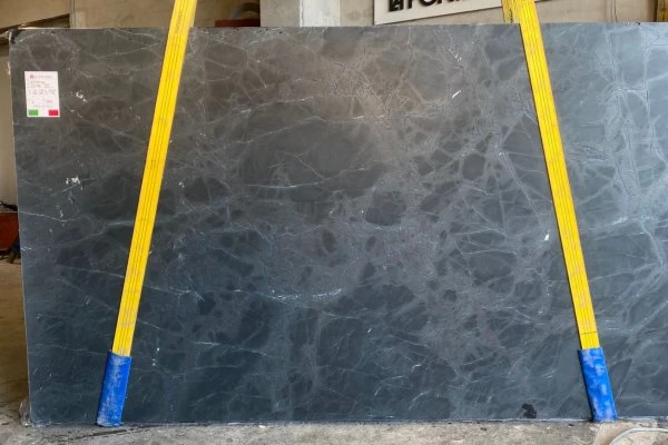 GRANITO NEGRESCO 25B002 VT 02