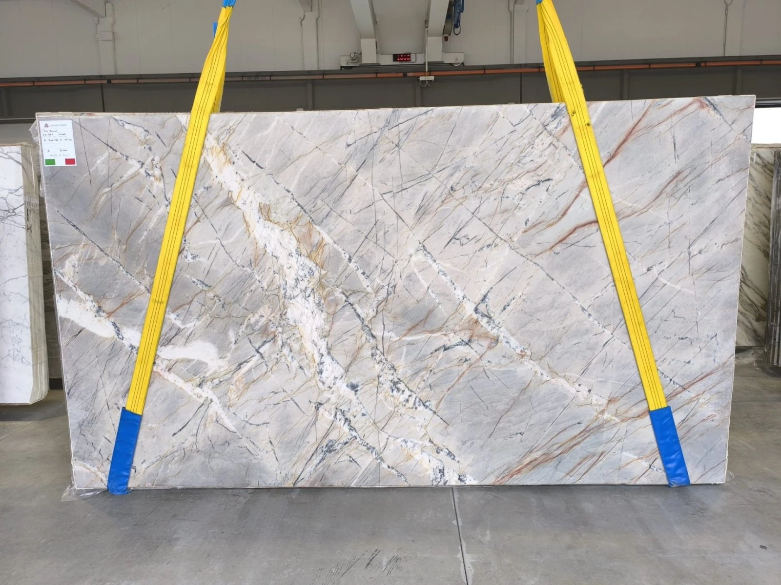 QUARZITE IJEN BLUE 25B337 VO 02