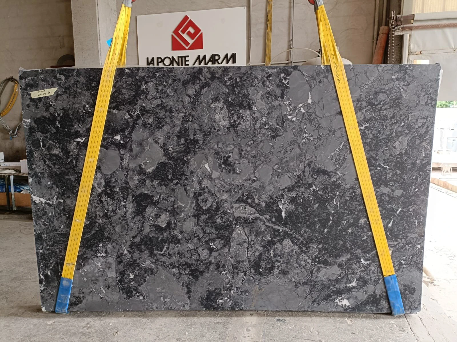 MARMO BLACK REEF 23B217 VO 02