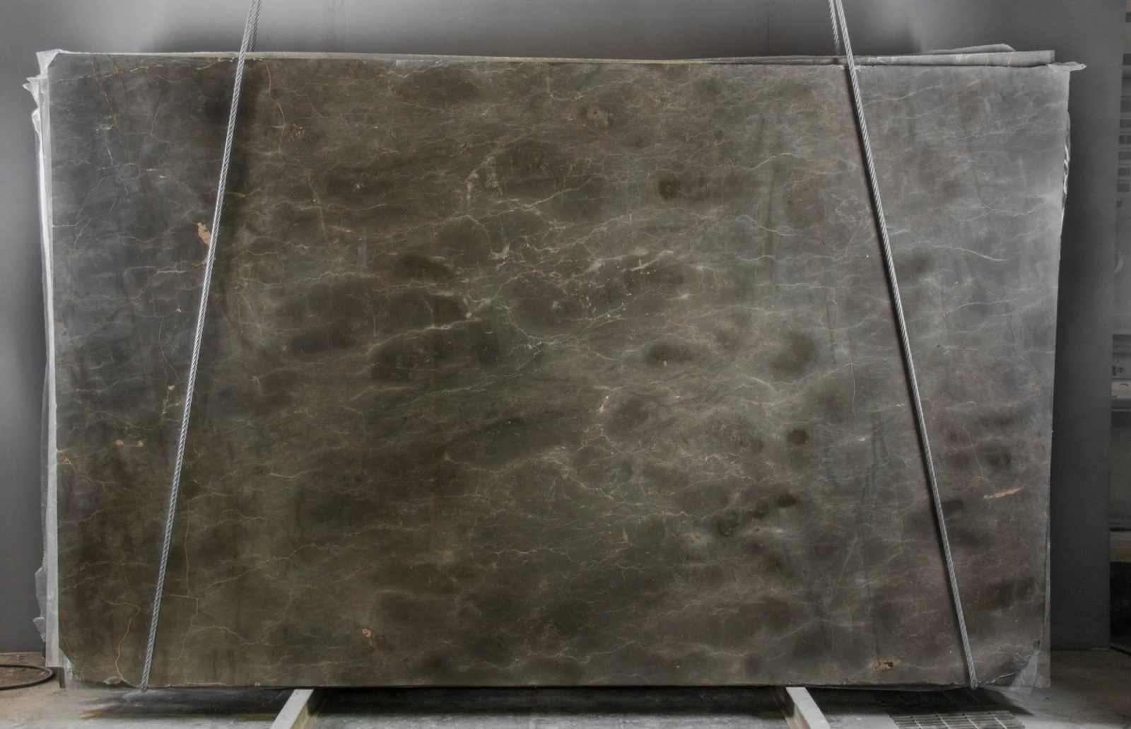 MARMO PERSIAN BROWN 16B296 GR 03