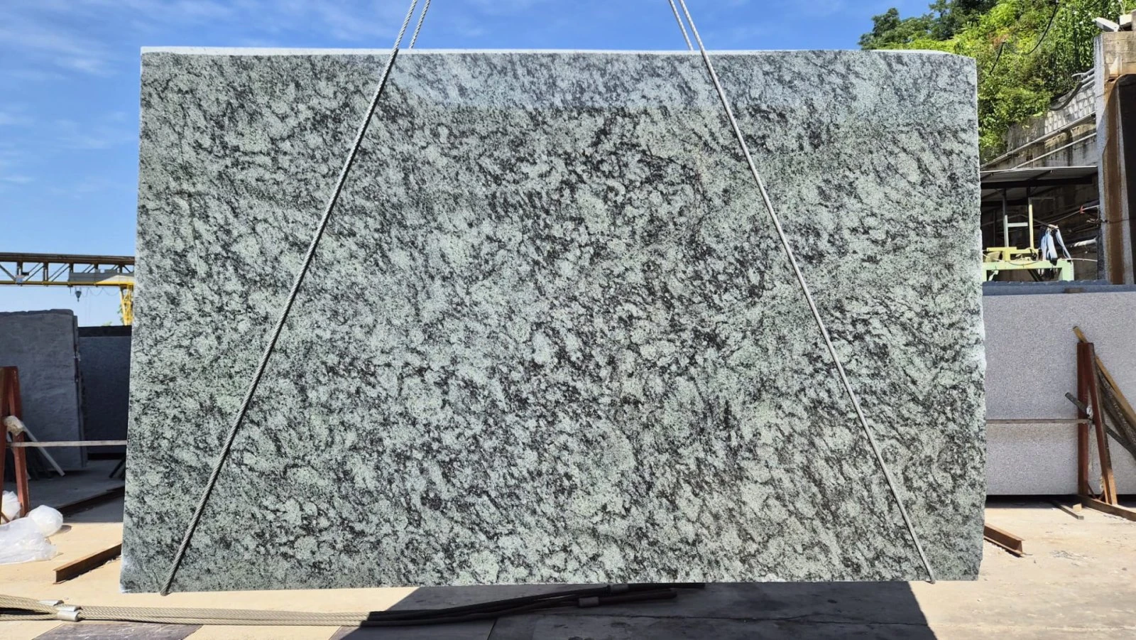 GRANITO OLIVE GREEN 25B166/1 LU 03