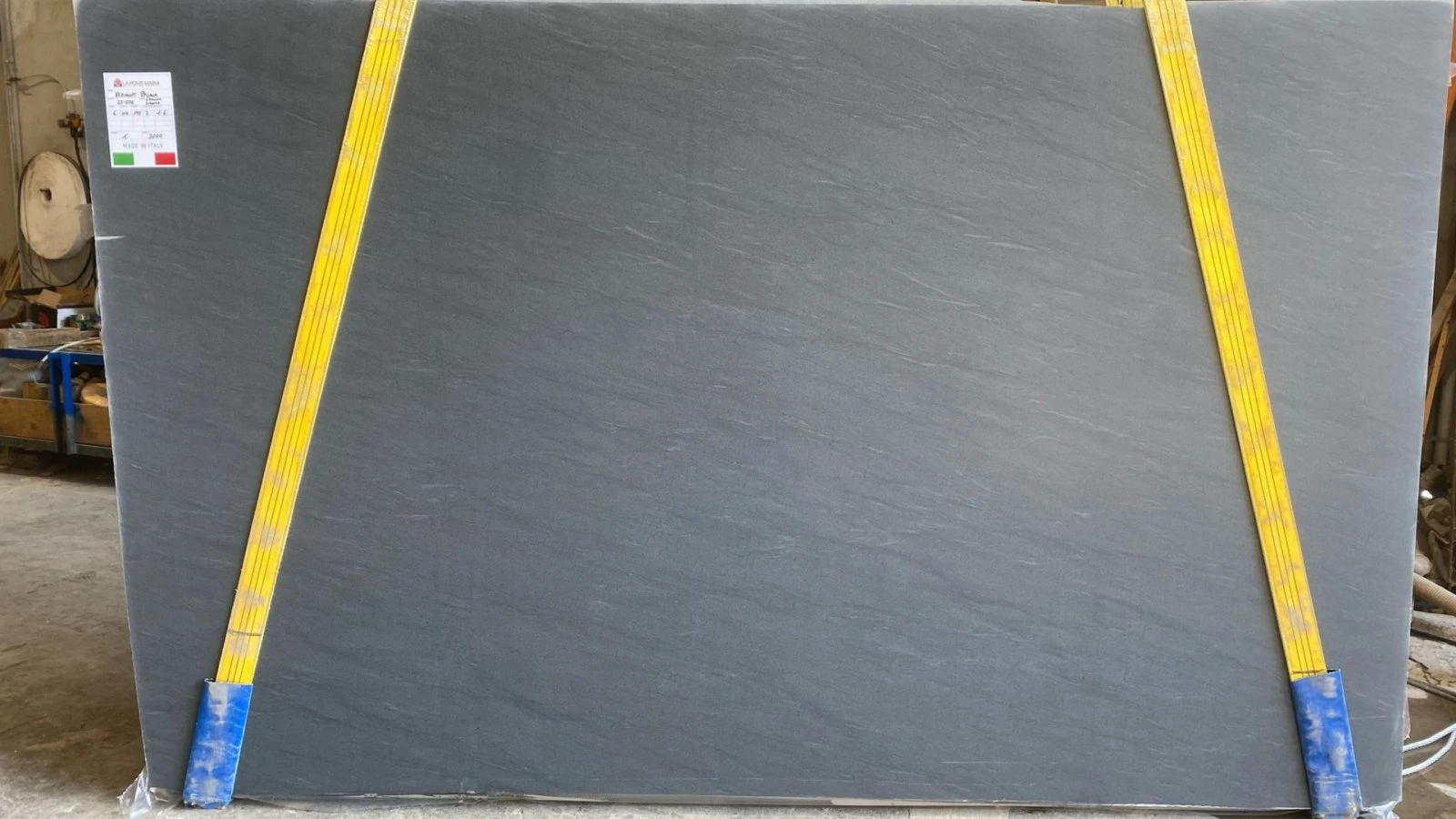 GRANITO VERMONT BLACK 25B076 LV 03