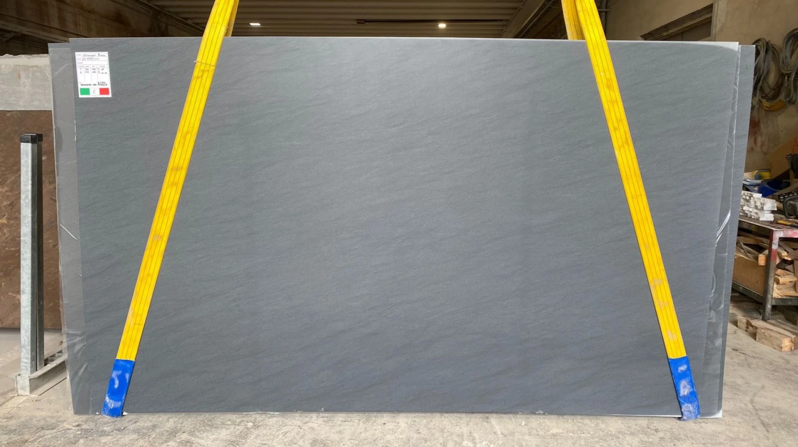 GRANITO VERMONT BLACK 21B075 GR 02