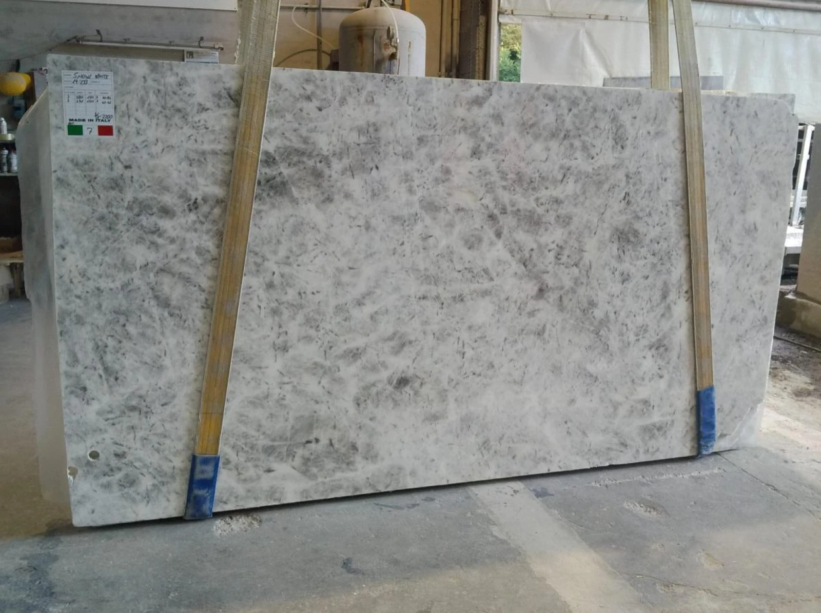 GRANITO SNOW CRYSTAL 19B233 LU 03